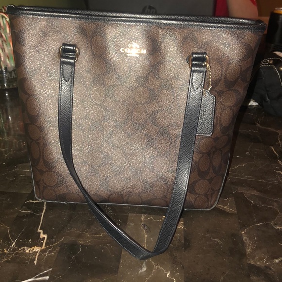 Coach shoulder bag - Picture 1 of 3